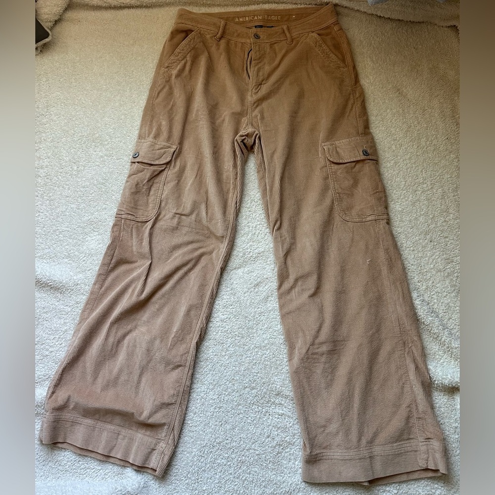 American Eagle Outfitters Women’s Tan Cargo Pants
